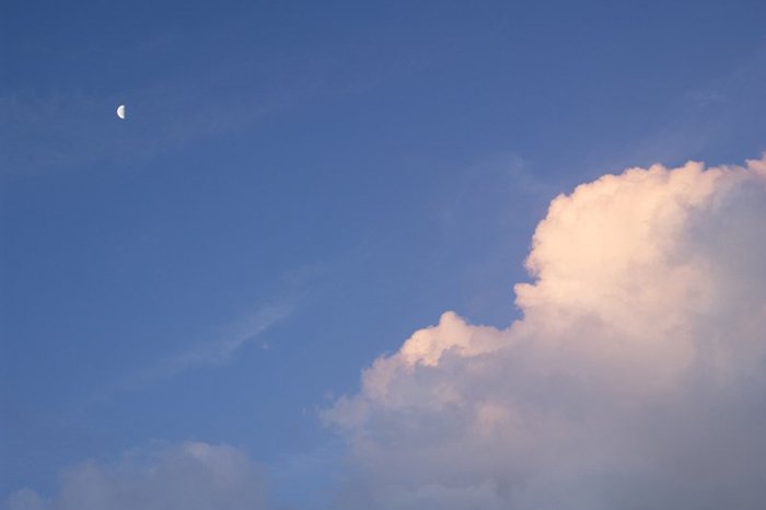 sunriseclouds+moon