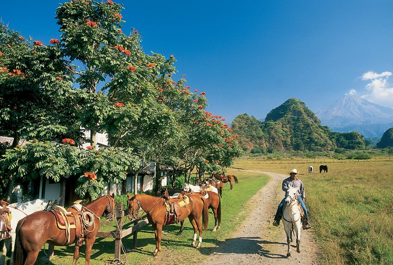 caballerizas_volcan